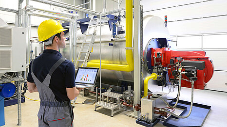 Schwingungsmessung an Betriebseinrichtungen mit kombinierter Erfassung von Prozessgrößen