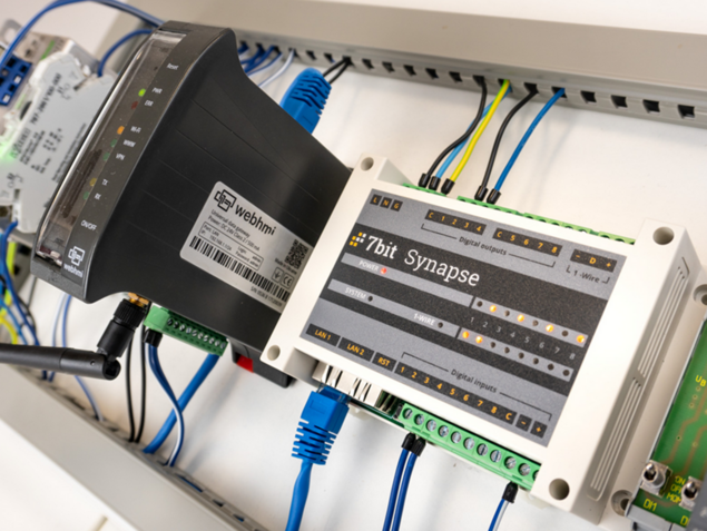 Synapse und WebHMI auf der Hutschiene montiert