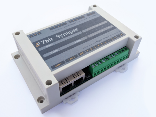 Digital Eingänge und Digitalausgänge mit LAN Anschluss im Synapse Gerät